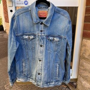 Vintage Levi’s 32334 Distressed Trucker Jacket- XLG